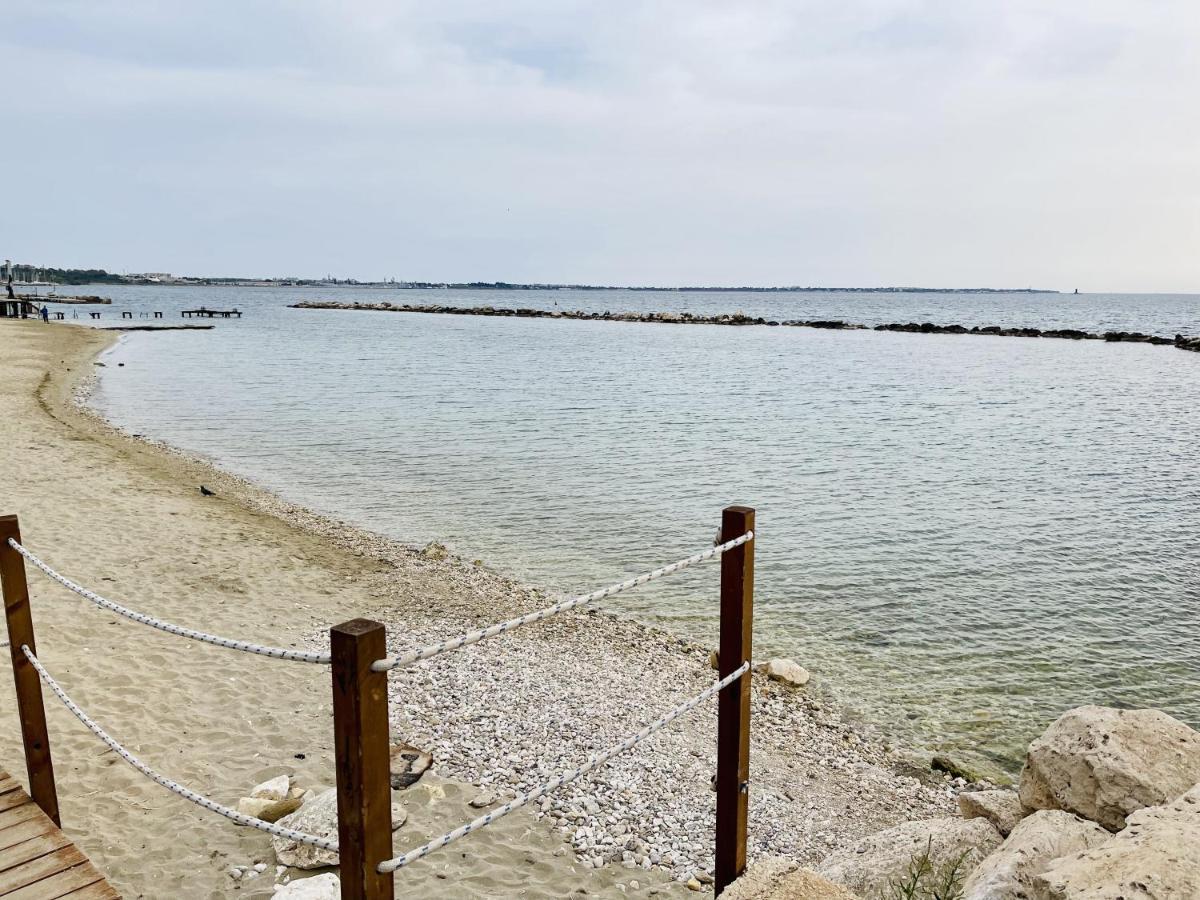 Ferienwohnung La Perla Del Borgo Taranto Exterior foto